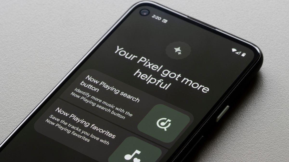Introduction of Now Playing search button and favorites functions is seen on a Google Pixel 4a smartphone
