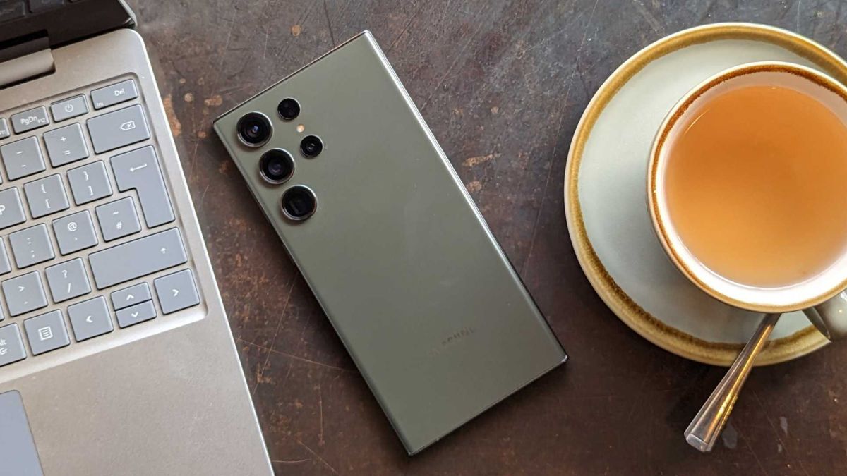 Samsung Galaxy S23 Ultra review top down laptop tea